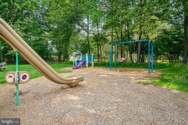 9246 WESTWOOD DR, Tobyhanna, PA 18466