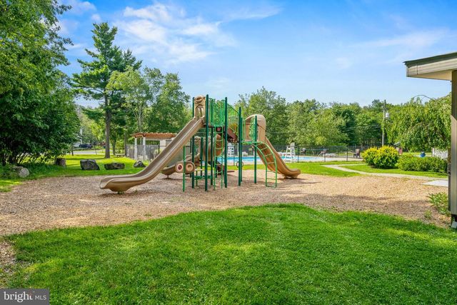 9246 WESTWOOD DR, Tobyhanna, PA 18466