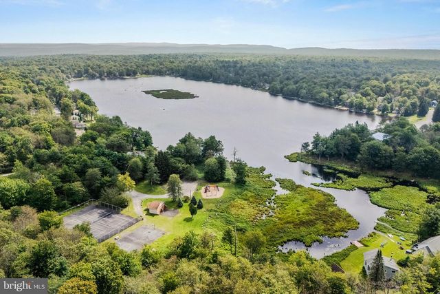 9246 WESTWOOD DR, Tobyhanna, PA 18466