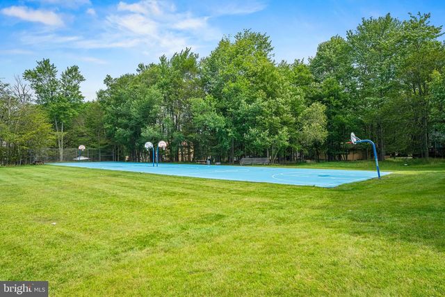 9246 WESTWOOD DR, Tobyhanna, PA 18466