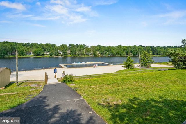 9246 WESTWOOD DR, Tobyhanna, PA 18466