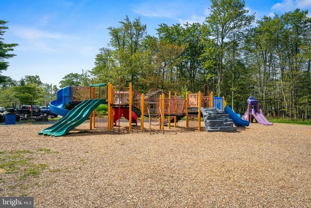 9246 WESTWOOD DR, Tobyhanna, PA 18466