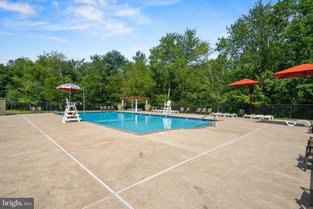 9246 WESTWOOD DR, Tobyhanna, PA 18466