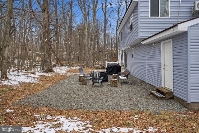 9246 WESTWOOD DR, Tobyhanna, PA 18466