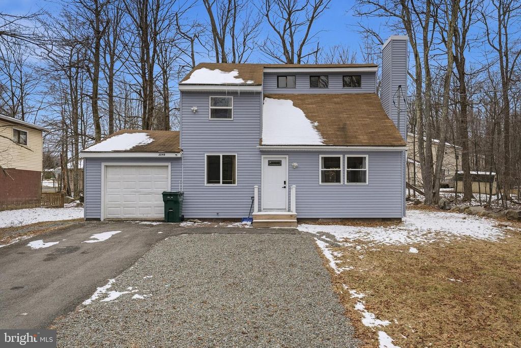 9246 WESTWOOD DR, Tobyhanna, PA 18466