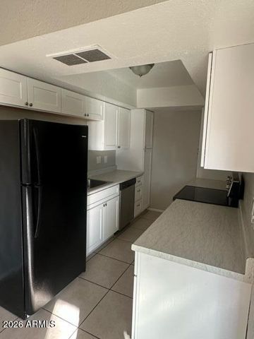 6046 W TOWNLEY Avenue, Glendale, AZ 85302