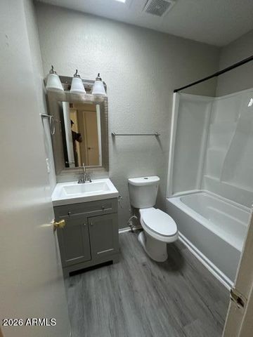 6046 W TOWNLEY Avenue, Glendale, AZ 85302