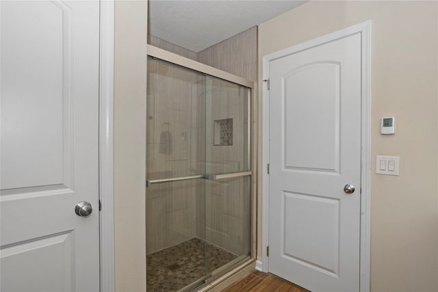 196 Cambridge Drive, West Des Moines, IA 50266