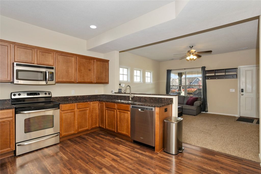 196 Cambridge Drive, West Des Moines, IA 50266