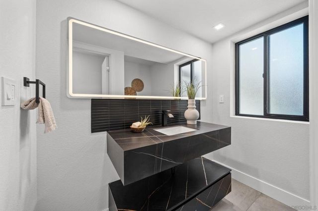 2029 Del Mar Heights Rd, Del Mar, CA 92014