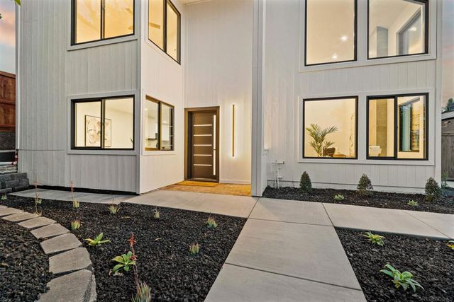 2029 Del Mar Heights Rd, Del Mar, CA 92014