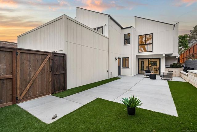 2029 Del Mar Heights Rd, Del Mar, CA 92014