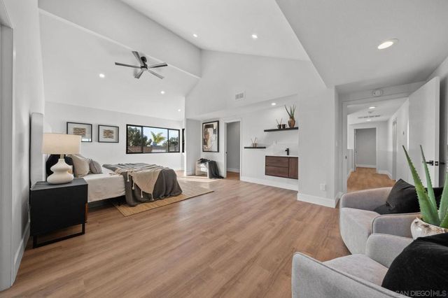 2029 Del Mar Heights Rd, Del Mar, CA 92014