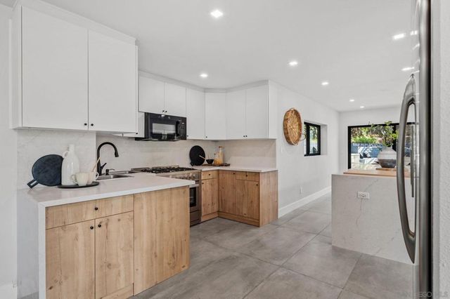 2029 Del Mar Heights Rd, Del Mar, CA 92014