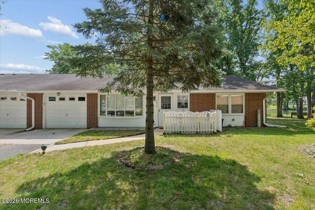 581 Lake Point Drive A, Lakewood, NJ 08701