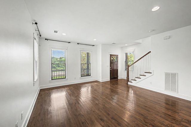 123 Gale Park Ln, Nashville, TN 37204