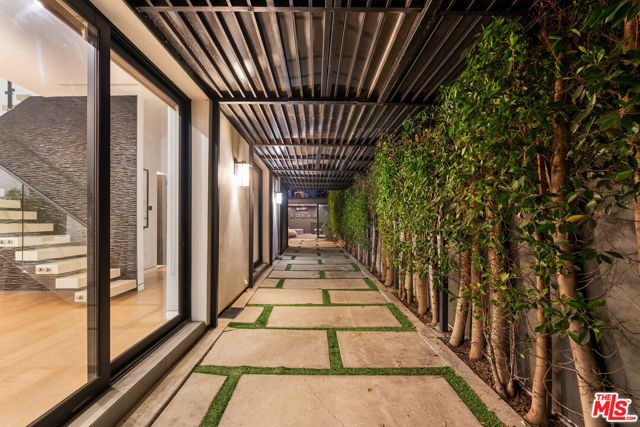 610 N STANLEY Avenue, Los Angeles, CA 90036