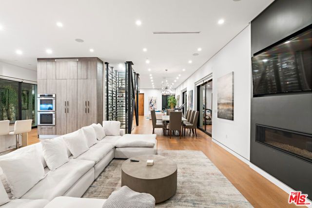 610 N STANLEY Avenue, Los Angeles, CA 90036