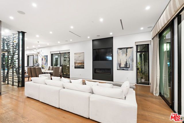 610 N STANLEY Avenue, Los Angeles, CA 90036