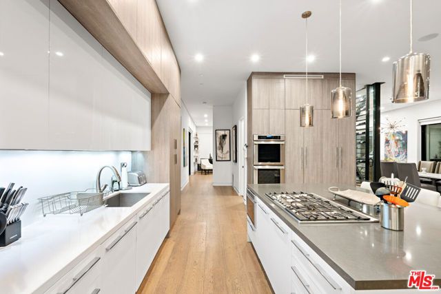 610 N STANLEY Avenue, Los Angeles, CA 90036