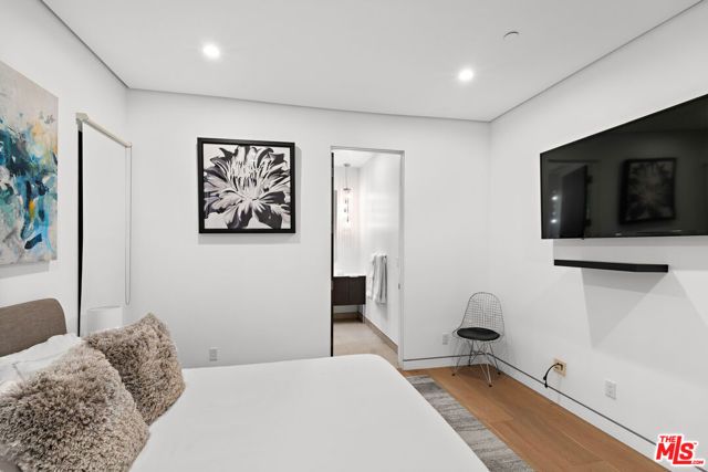 610 N STANLEY Avenue, Los Angeles, CA 90036