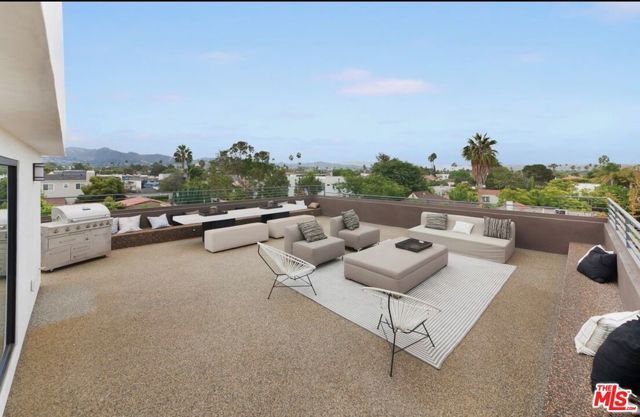 610 N STANLEY Avenue, Los Angeles, CA 90036