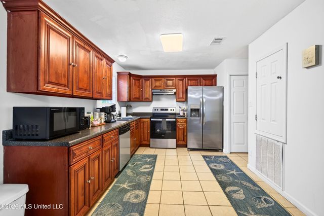 353 Market Street, Pass Christian, MS 39571