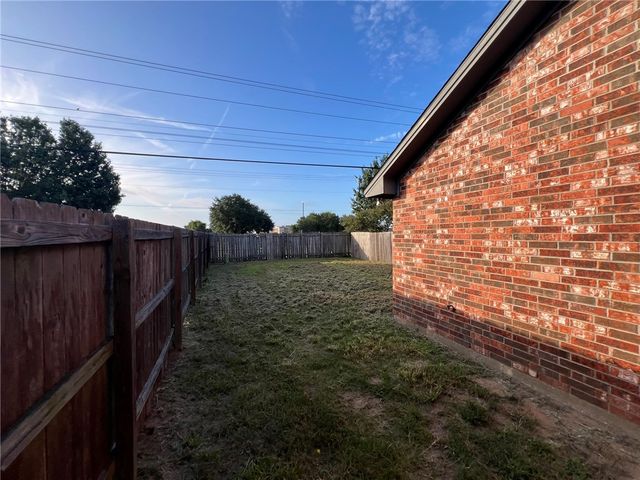 920 Sun Meadow Street, College Station, TX 77845