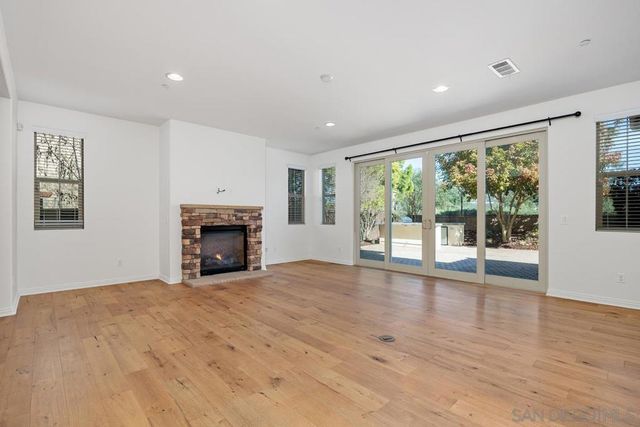 7096 Sitio Frontera, Carlsbad, CA 92009