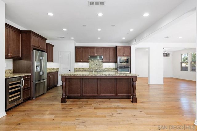 7096 Sitio Frontera, Carlsbad, CA 92009