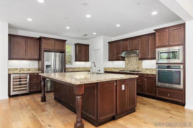 7096 Sitio Frontera, Carlsbad, CA 92009