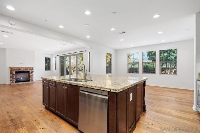 7096 Sitio Frontera, Carlsbad, CA 92009