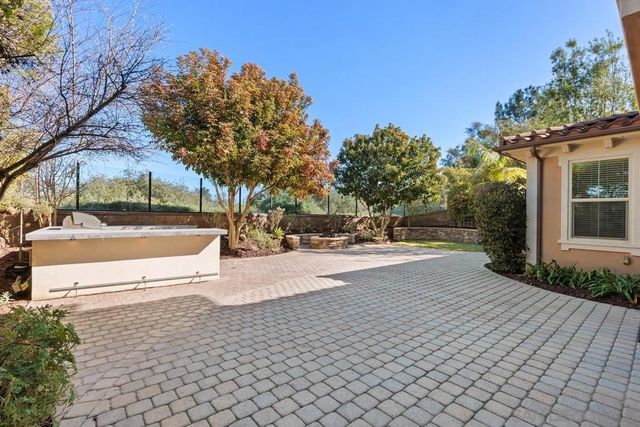 7096 Sitio Frontera, Carlsbad, CA 92009