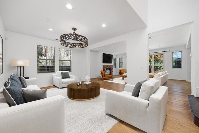 7096 Sitio Frontera, Carlsbad, CA 92009