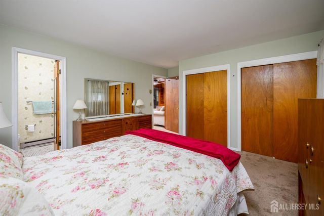 136 Roberts Avenue, Piscataway, NJ 08854