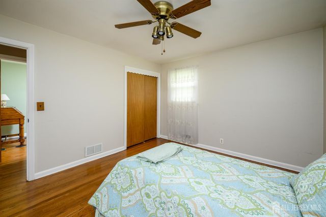 136 Roberts Avenue, Piscataway, NJ 08854