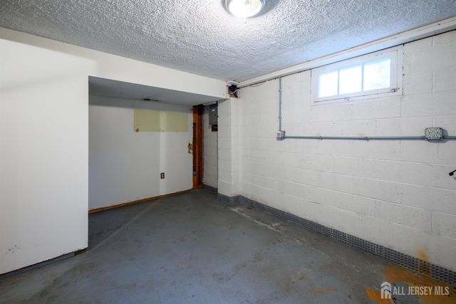 136 Roberts Avenue, Piscataway, NJ 08854