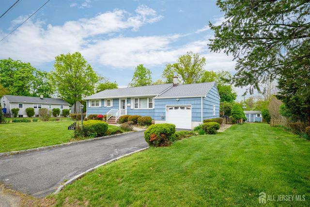 136 Roberts Avenue, Piscataway, NJ 08854