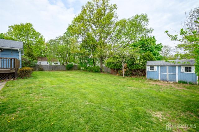 136 Roberts Avenue, Piscataway, NJ 08854