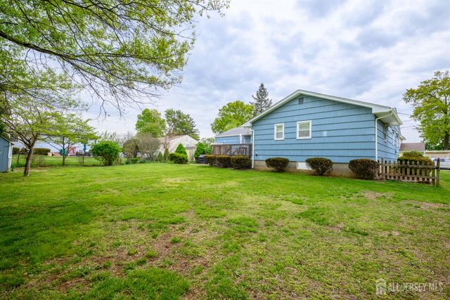 136 Roberts Avenue, Piscataway, NJ 08854