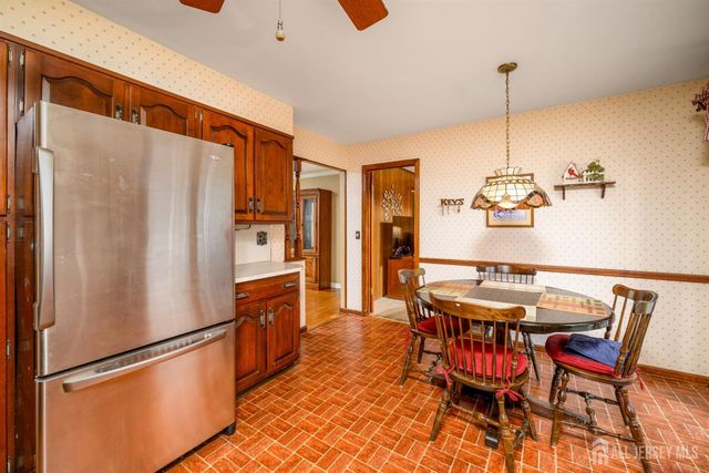 136 Roberts Avenue, Piscataway, NJ 08854