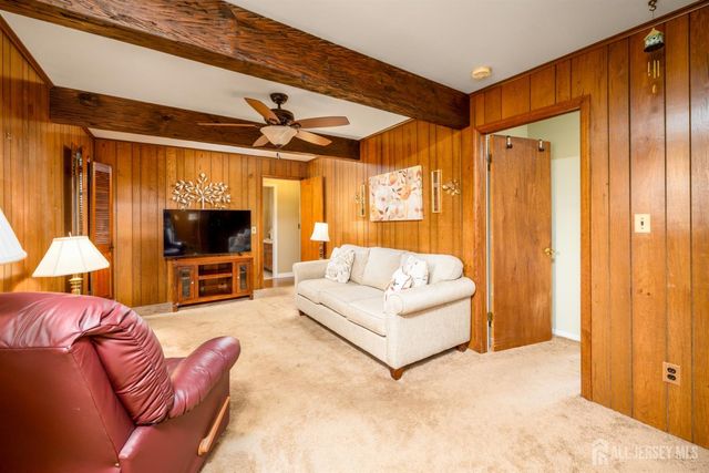 136 Roberts Avenue, Piscataway, NJ 08854