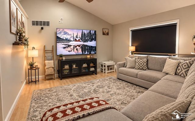 13269 Trenton Road, Southgate, MI 48195