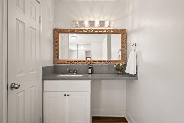 6091 Heath Way, Sacramento, CA 95823