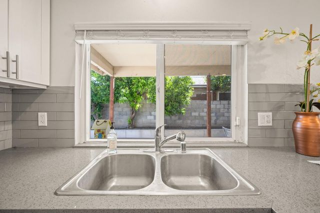 6091 Heath Way, Sacramento, CA 95823