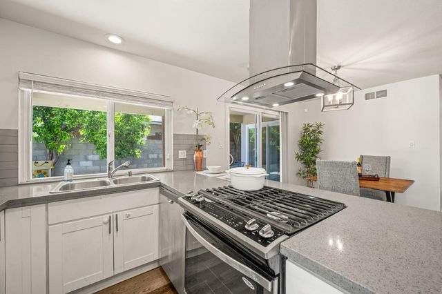 6091 Heath Way, Sacramento, CA 95823