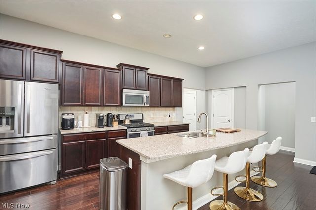 3394 Stillwood Boulevard, Stow, OH 44224