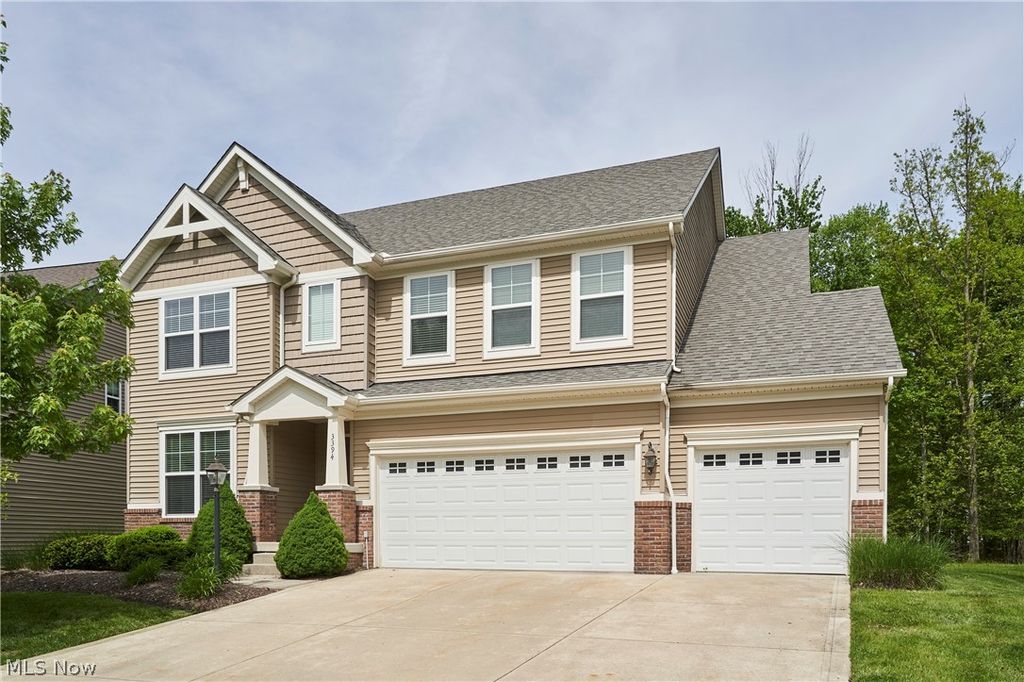 3394 Stillwood Boulevard, Stow, OH 44224