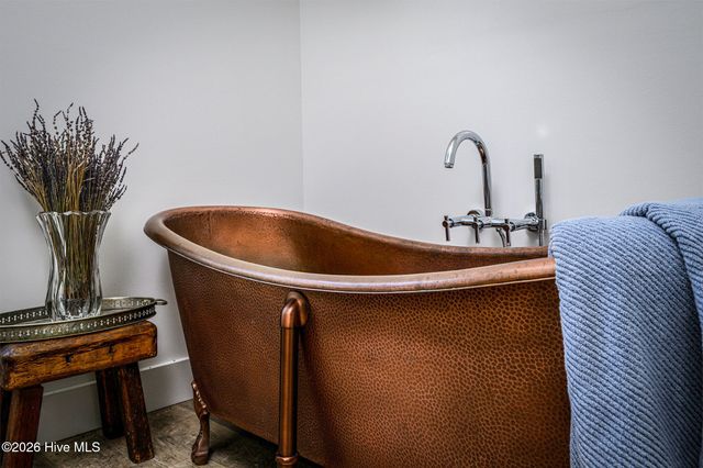 228 Drake Landing, New Bern, NC 28560