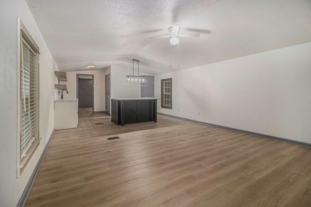 6506 N Martin Luther King Avenue, Hitchcock, TX 77563